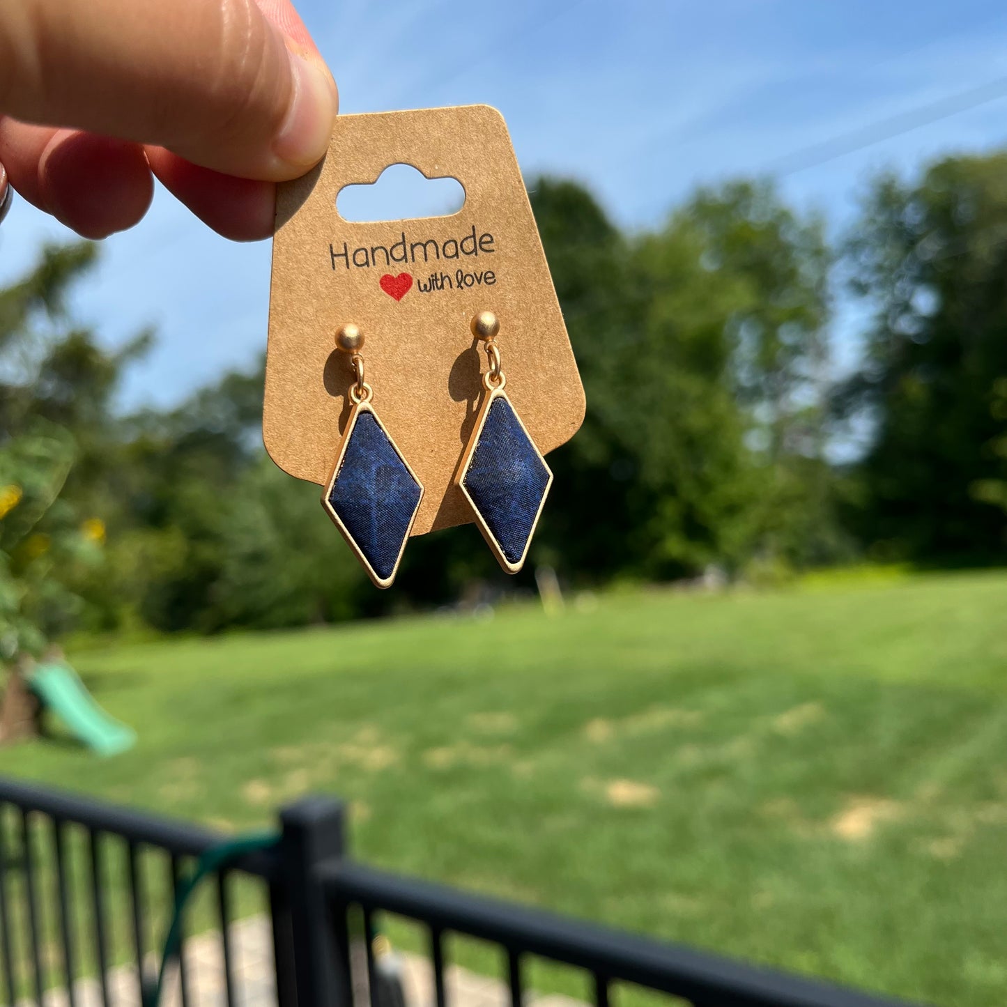 Elegant Xiang Yun Sha Diamond Earrings