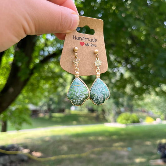 The Gentle Whispers of a Brocade Forest