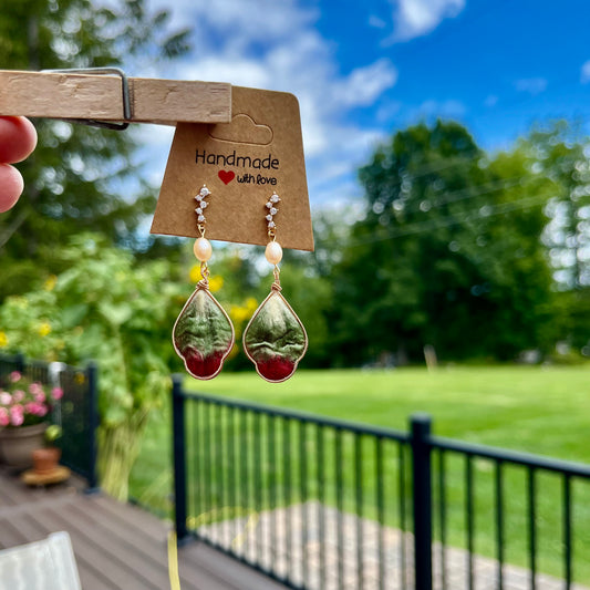 Nature's Sparkle: Pearl and Petal Drop Earrings
