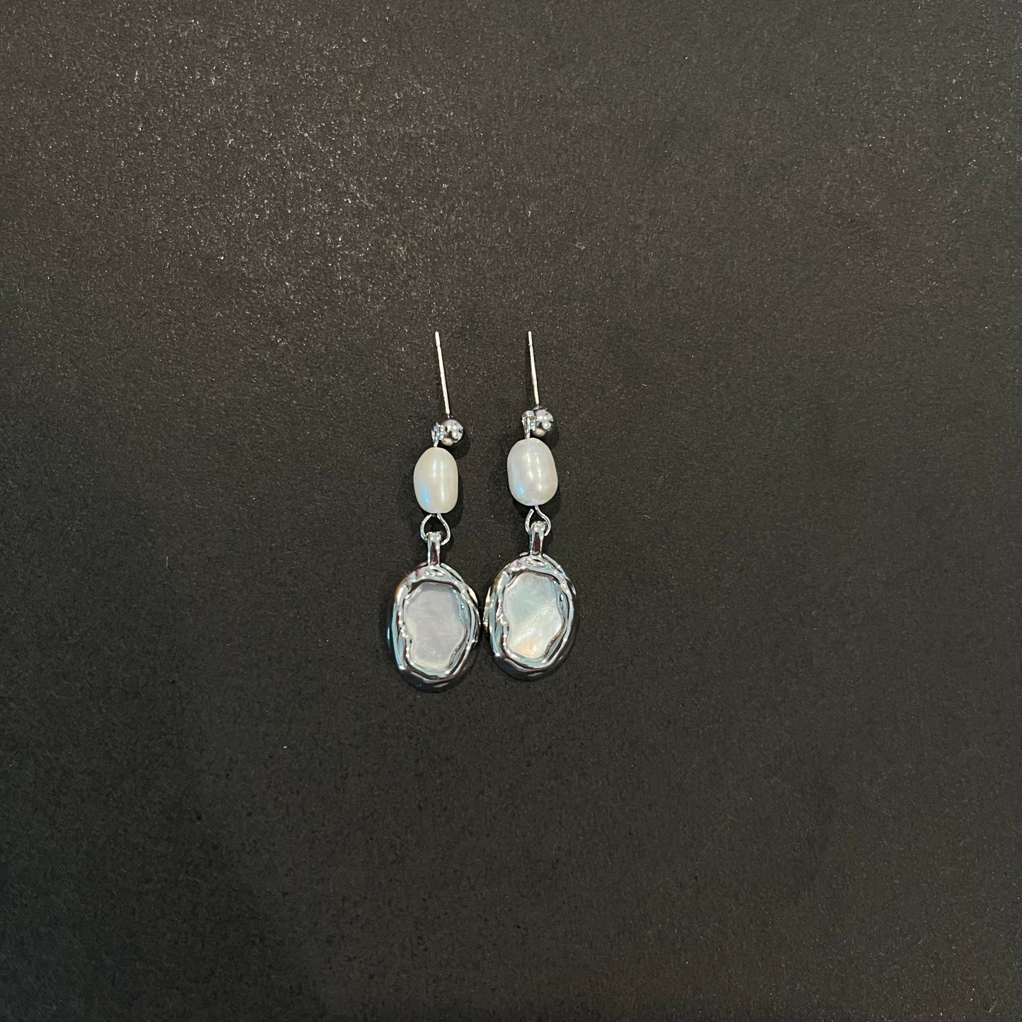 Silvery Seashell Pearl Earrings